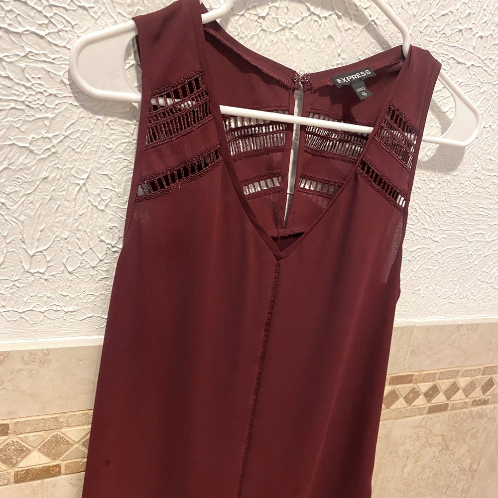 Express Top - Picture 2 of 5